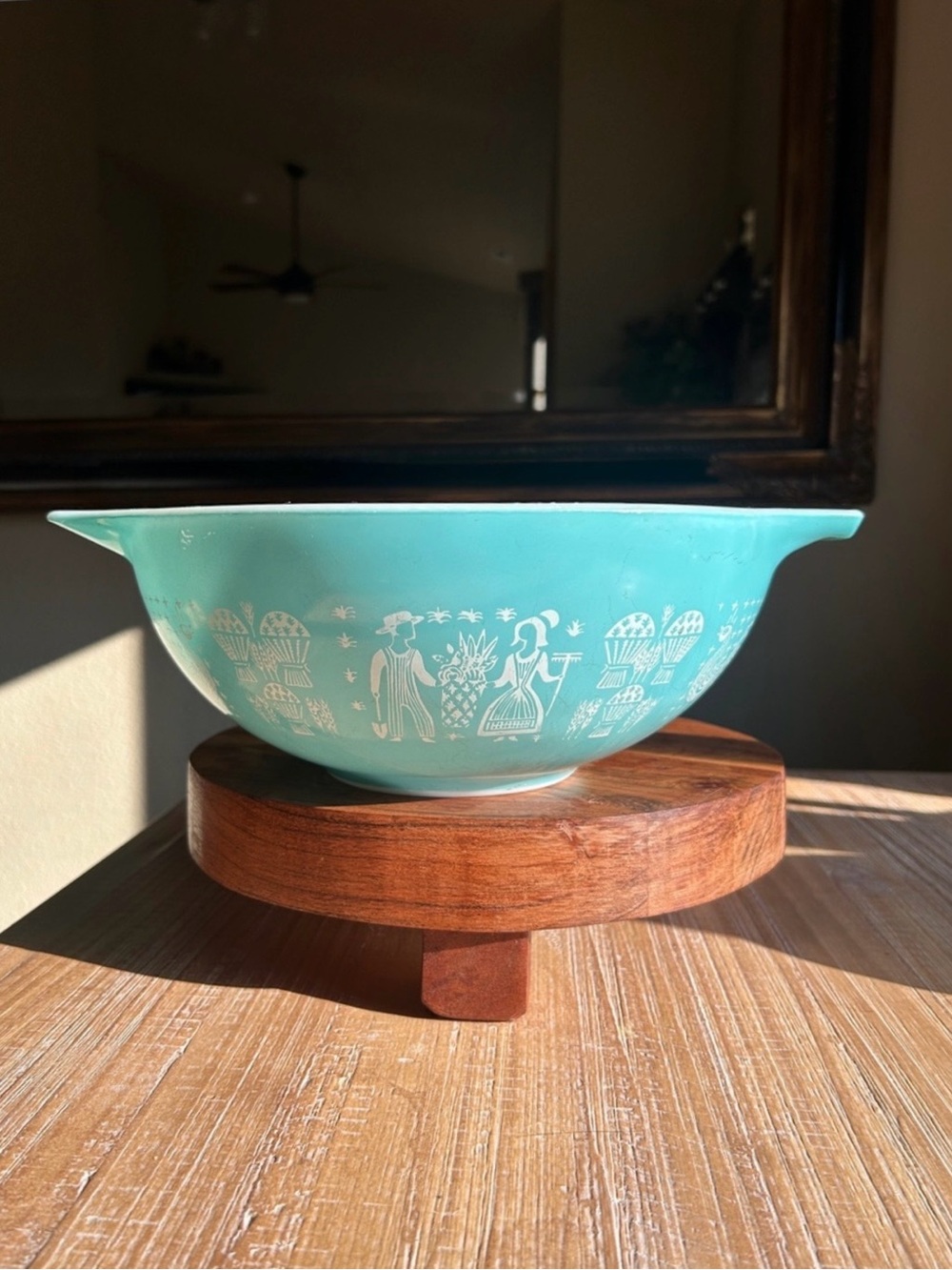 Large Vintage Pyrex Amish Butterprint Cinderella Mixing Bowl.